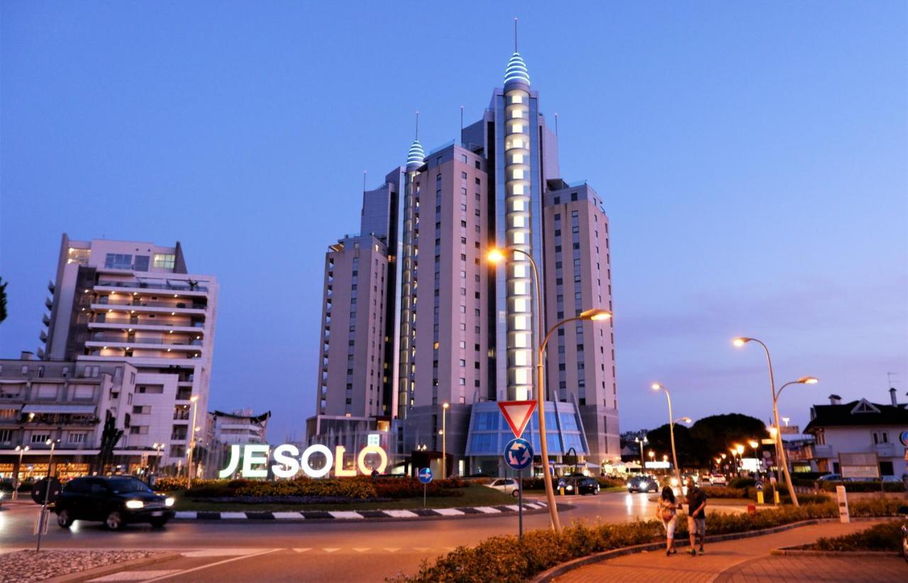 App4Rent Saturno 4 - Family Apartment, Wifi, Parking Лидо-ди-Езоло Экстерьер фото