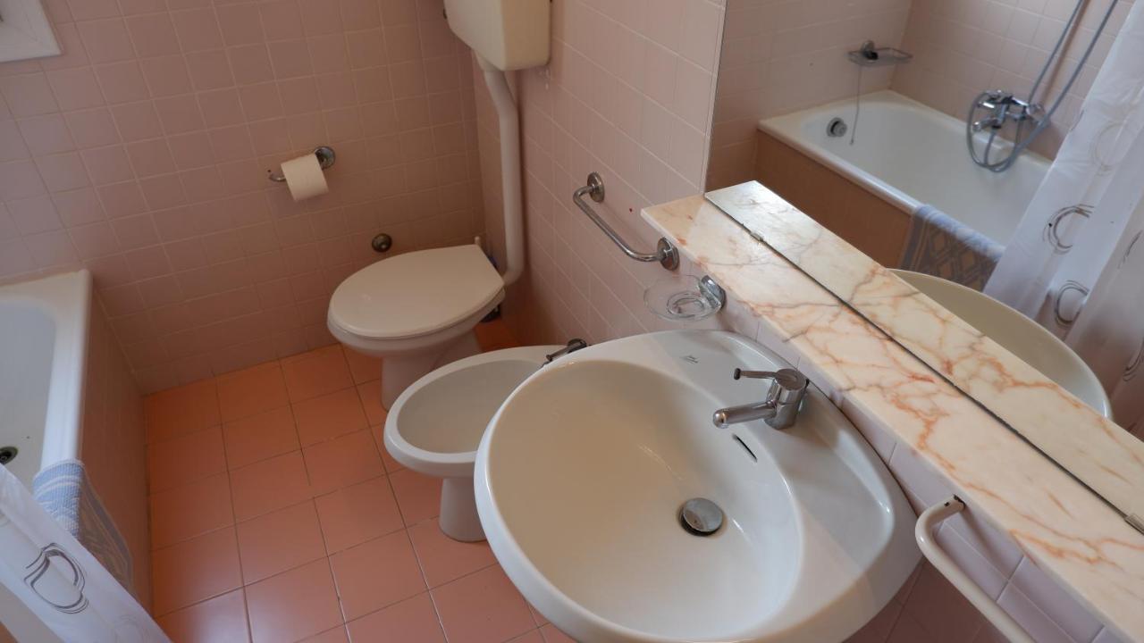 App4Rent Saturno 4 - Family Apartment, Wifi, Parking Лидо-ди-Езоло Экстерьер фото